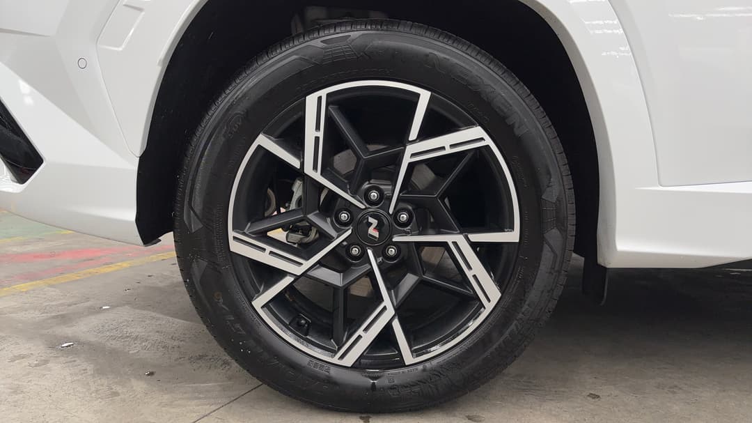2025 Hyundai Tucson Premium N Line Hybrid (AWD), Automatic, 15318 km, Right Rear Wheel