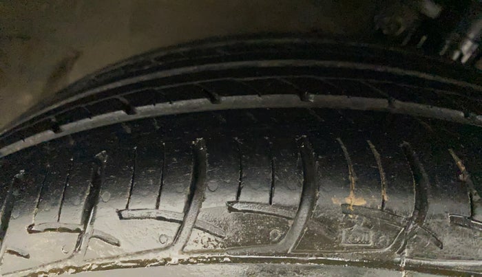2019 Maruti Ciaz DELTA 1.5 SHVS MT PETROL, Petrol, Manual, 46,573 km, Right Front Tyre Tread