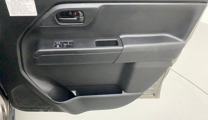2020 Maruti New Wagon-R LXI CNG (O) 1.0, CNG, Manual, 31,622 km, Driver Side Door Panels Control
