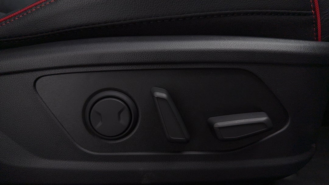 2024 Hyundai Tucson Premium N Line (awd), Automatic, 3781 km, Drivers Side Adjustment Panel