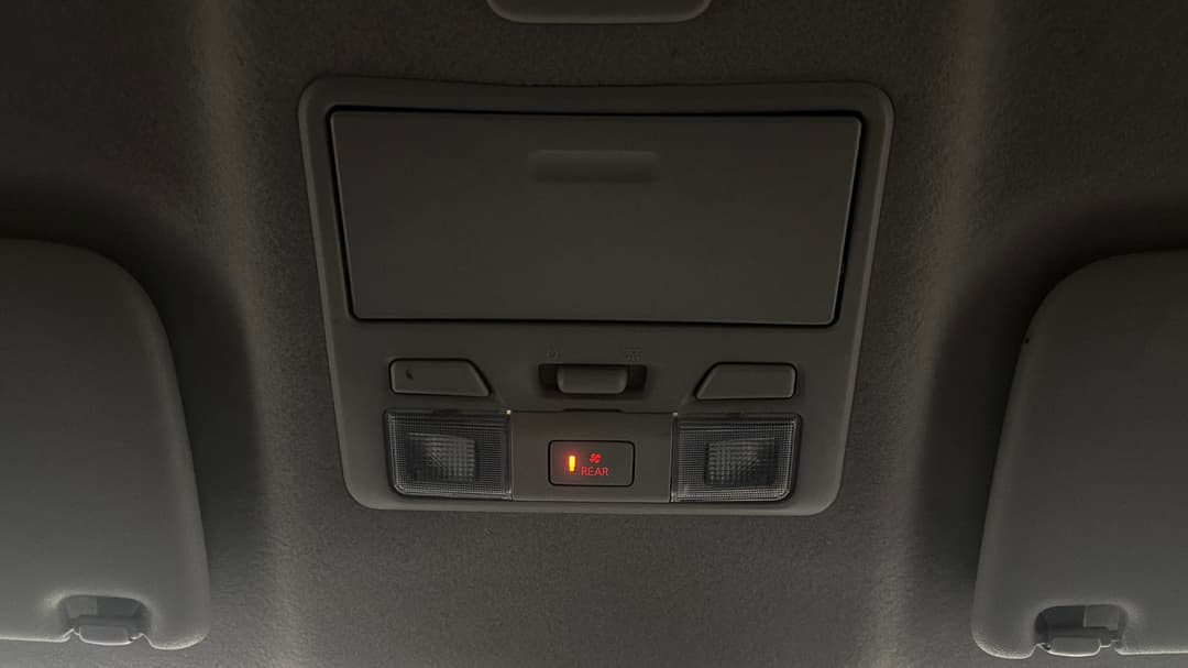 2020 Mitsubishi Triton Gls (4x4), Automatic, 99424 km, On-Roof Controls/Sunglass holder