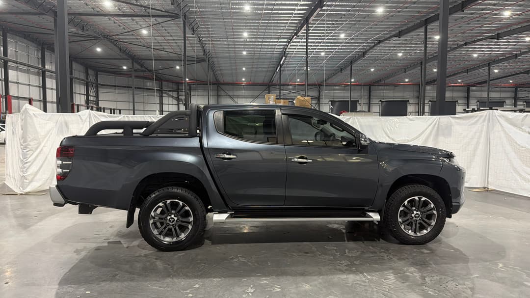 2020 Mitsubishi Triton Gls (4x4), Automatic, 99424 km, Right Side View
