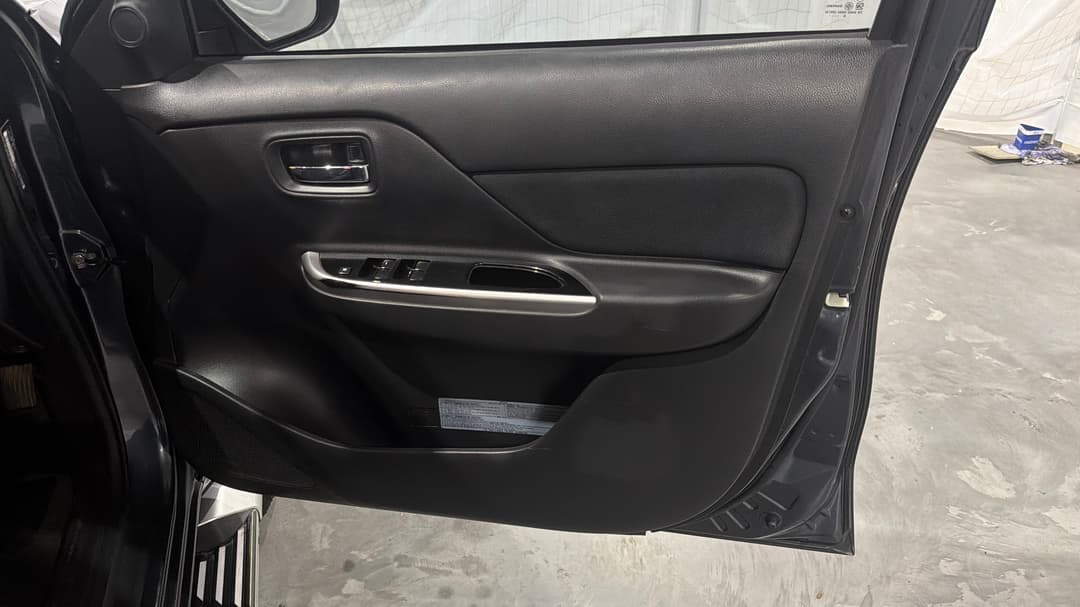 2020 Mitsubishi Triton Gls (4x4), Automatic, 99424 km, Speaker View