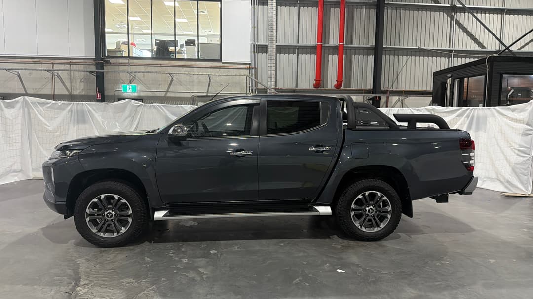 2020 Mitsubishi Triton Gls (4x4), Automatic, 99424 km, Left Side View