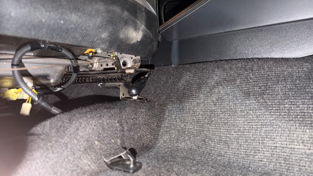 2020 Mitsubishi Triton Gls (4x4), Automatic, 99424 km, Drivers Side Adjustment Panel