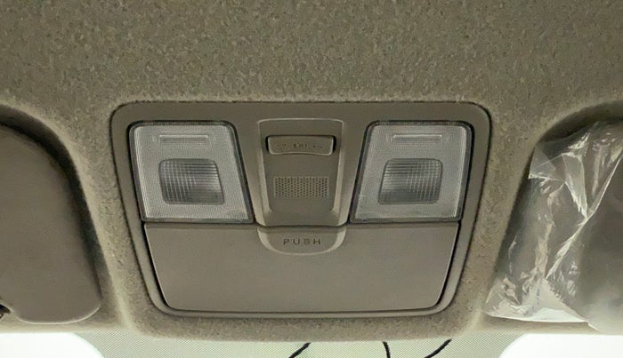 2015 Hyundai Elite i20 MAGNA 1.2, Petrol, Manual, 30,696 km, Ceiling - Roof Lights not fixed proper