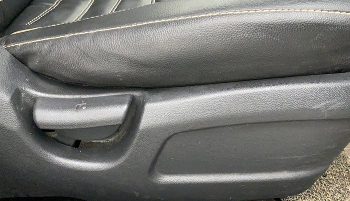 2015 Hyundai Elite i20 MAGNA 1.2, Petrol, Manual, 30,696 km, Driver Side Adjustment Panel
