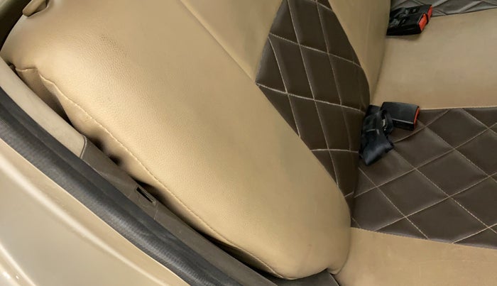 2010 Hyundai i10 SPORTZ (O) 1.2, Petrol, Manual, 52,873 km, Second-row right seat - Seat Belt Missing