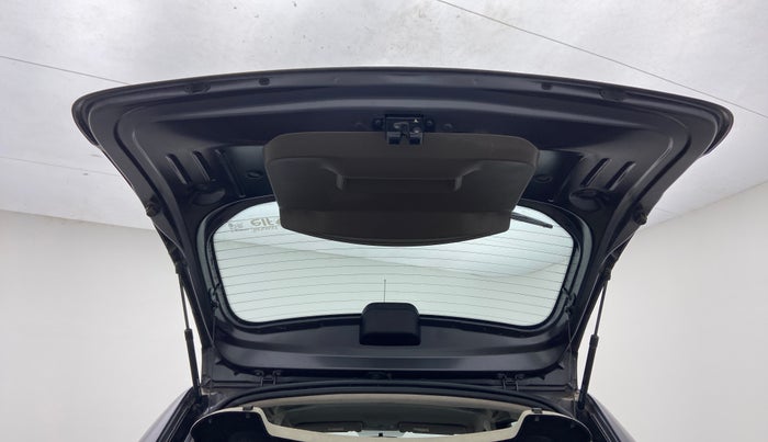 2018 Renault Duster RXZ AMT 110 PS, Diesel, Automatic, 57,349 km, Boot Door Open