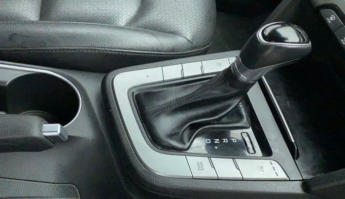 2018 Hyundai New Elantra 2.0 SX(O) AT PETROL, Petrol, Automatic, 42,190 km, Gear Lever
