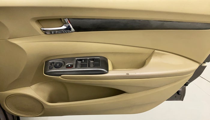2013 Honda City 1.5L I-VTEC V MT, CNG, Manual, 90,024 km, Driver Side Door Panels Control
