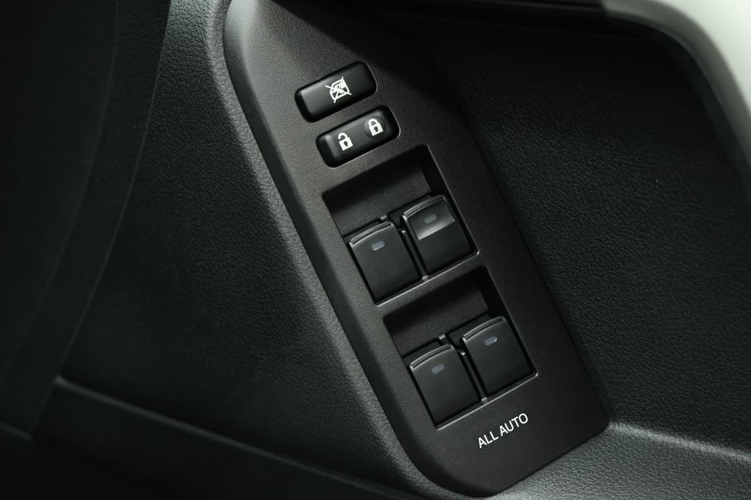 2023 Toyota Landcruiser Prado Vx, Automatic, 50035 km, Drivers Side Door Panel Controls