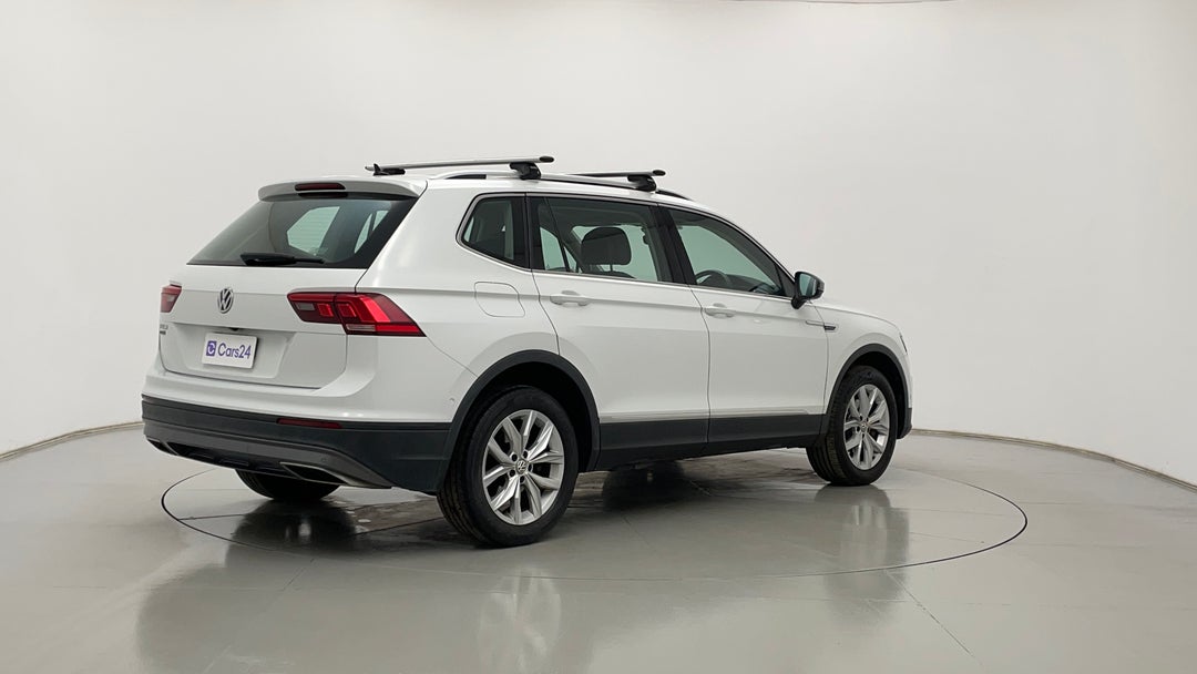 Right Back Diagonal (45- Degree) View