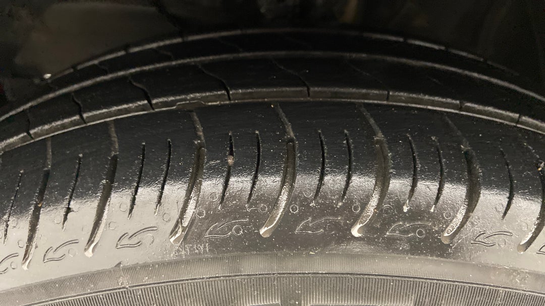 Left Front Tyre Tread