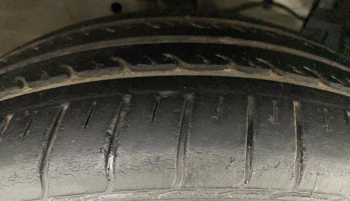 2015 Maruti Ciaz VXI+, Petrol, Manual, 41,361 km, Right Front Tyre Tread