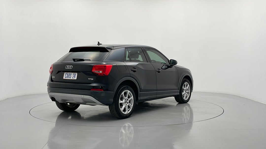 Right Back Diagonal (45- Degree) View