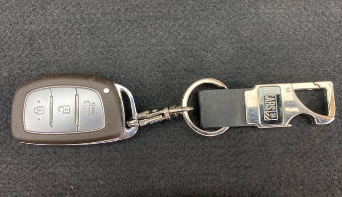 2015 Hyundai Grand i10 ASTA 1.2 AT VTVT, Petrol, Automatic, 50,166 km, Key Close Up