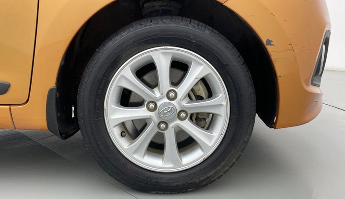 2015 Hyundai Grand i10 ASTA 1.2 AT VTVT, Petrol, Automatic, 50,166 km, Right Front Wheel
