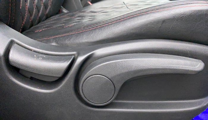 2017 Hyundai Creta SX PLUS 1.6 PETROL, Petrol, Manual, 58,527 km, Driver Side Adjustment Panel