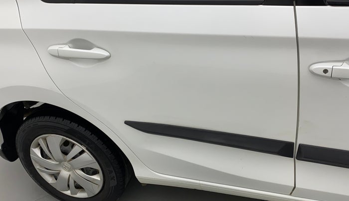 2018 Honda Amaze 1.2L I-VTEC S, Petrol, Manual, 80,824 km, Right rear door - Slightly rusted