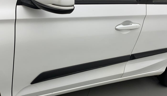 2018 Honda Amaze 1.2L I-VTEC S, Petrol, Manual, 80,824 km, Front passenger door - Slightly dented