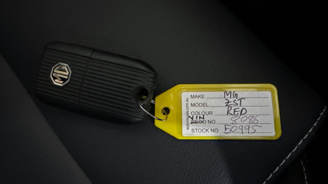 2022 MG ZS Excite, Automatic, 33315 km, Key Close-up