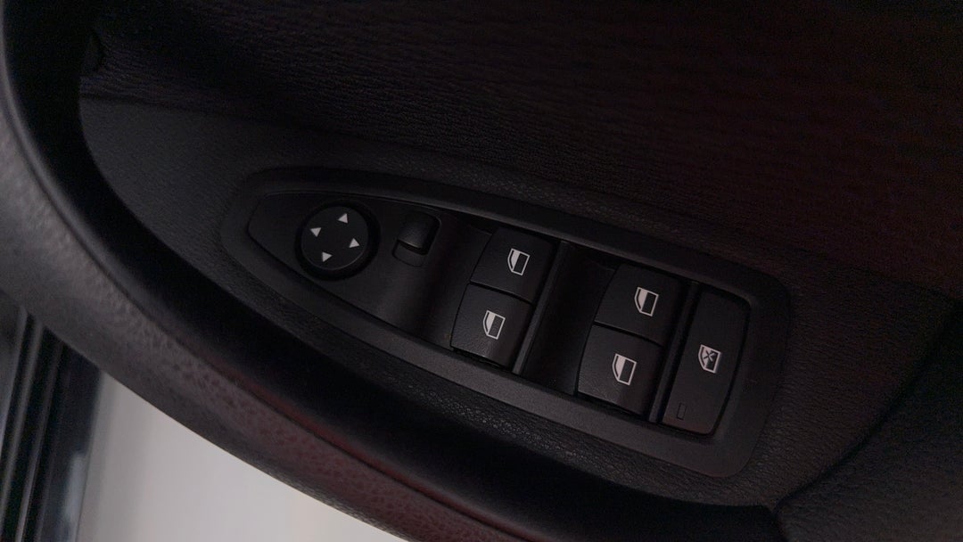 2020 BMW X1 Sdrive 18i M Sport, Automatic, 51562 km, Drivers Side Door Panel Controls