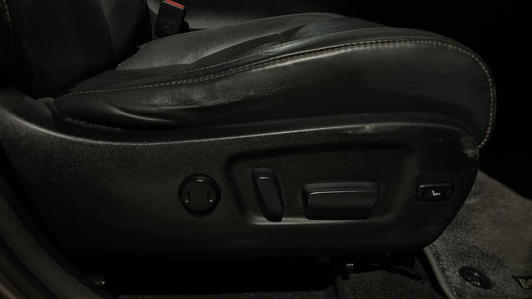 2016 Toyota Kluger Grande (4x4), Automatic, 104656 km, Drivers Side Adjustment Panel