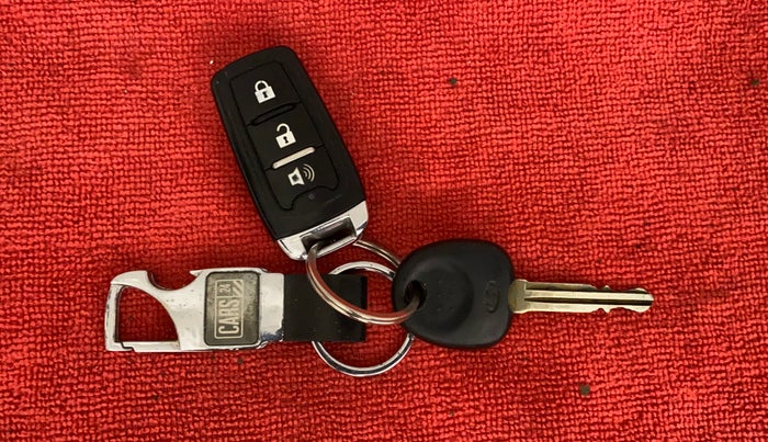 2016 Hyundai i10 MAGNA 1.1, Petrol, Manual, 11,243 km, Key Close Up