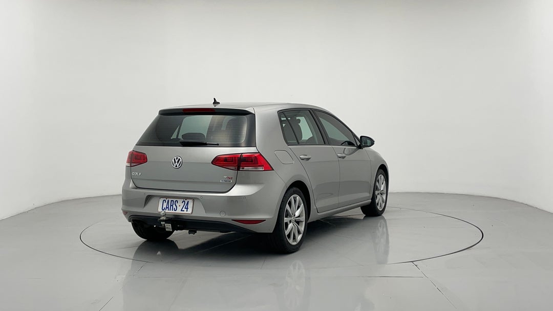 Right Back Diagonal (45- Degree) View