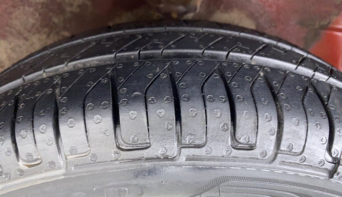 2014 Hyundai Santro Xing GL PLUS, Petrol, Manual, 14,508 km, Right Front Tyre Tread