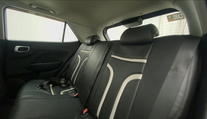 2020 Hyundai VENUE SX PLUS 1.0 TURBO DCT, Petrol, Automatic, 84,438 km, Right Side Rear Door Cabin
