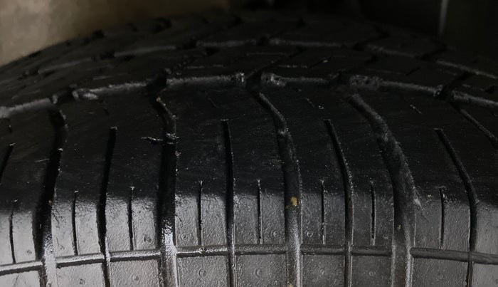 2013 Maruti Ritz VXI, Petrol, Manual, 53,737 km, Left Rear Tyre Tread