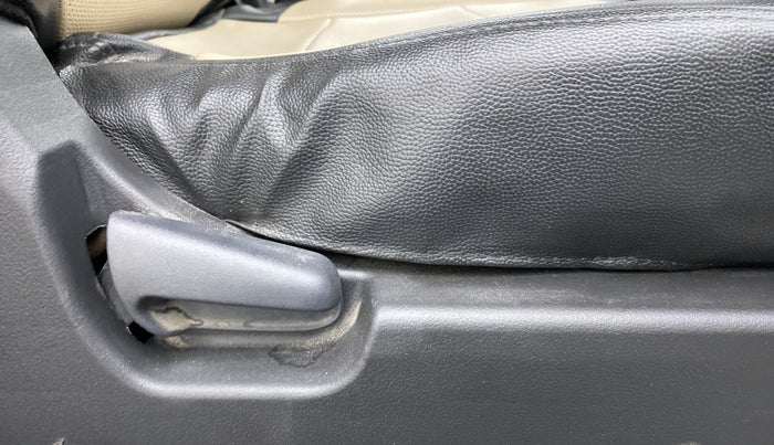 2014 Maruti Wagon R 1.0 VXI, Petrol, Manual, 67,549 km, Driver Side Adjustment Panel