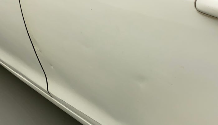 2012 Maruti Swift VXI, Petrol, Manual, 70,233 km, Rear left door - Minor scratches