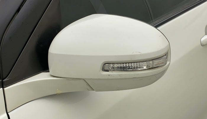 2012 Maruti Swift VXI, Petrol, Manual, 70,233 km, Left rear-view mirror - Indicator light has minor damage