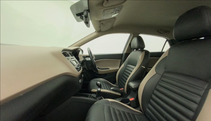 2014 Hyundai Elite i20 SPORTZ 1.2, Petrol, Manual, 67,041 km, Right Side Front Door Cabin