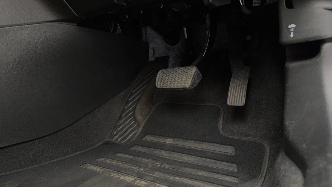 2018 Holden Astra Ltz, Automatic, 69951 km, Pedals and Footmat