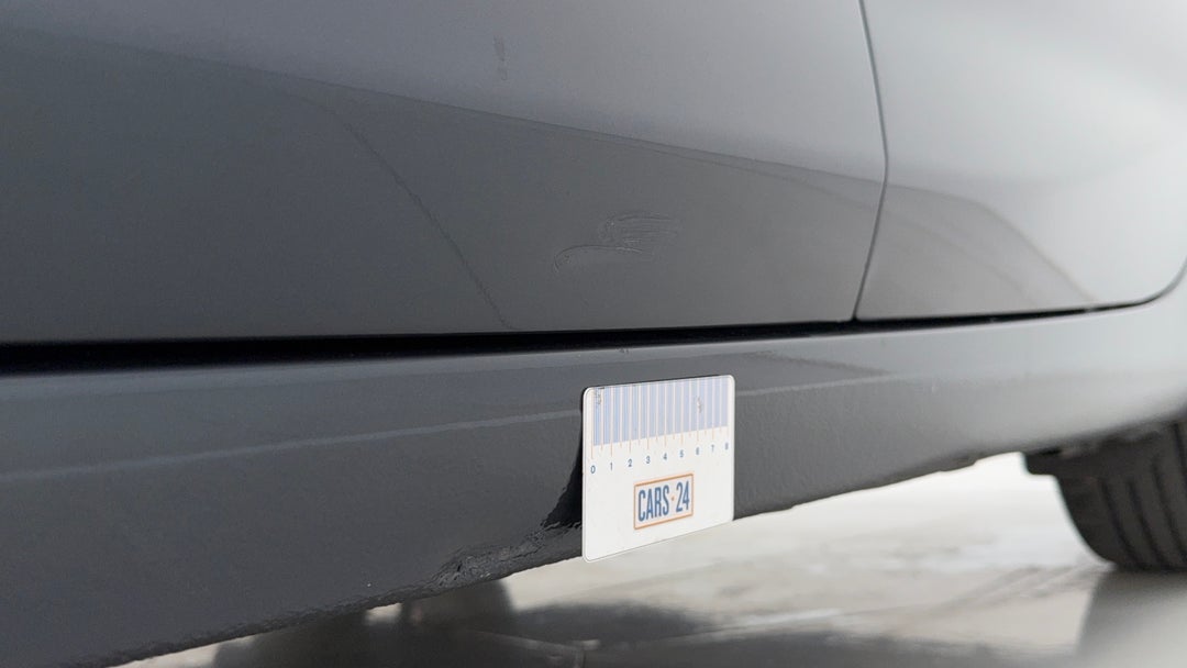 2018 Holden Astra Ltz, Automatic, 69951 km, Doors Front LHS Scratch