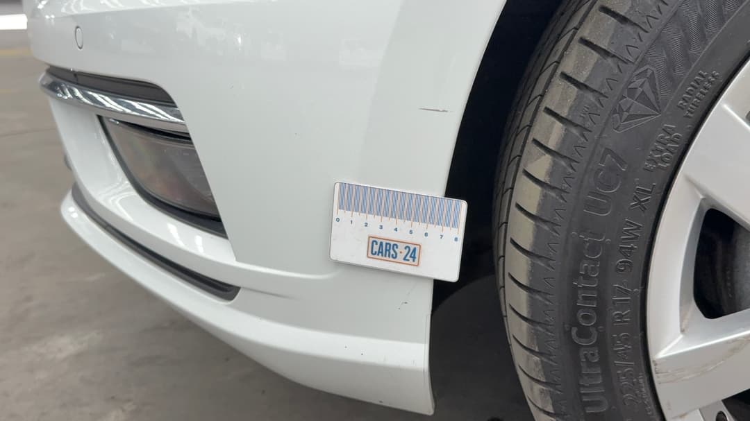 2019 Volkswagen Golf 110 Tsi Highline, Automatic, 75254 km, Bumper Front Scratch