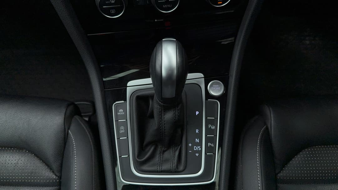 2019 Volkswagen Golf 110 Tsi Highline, Automatic, 75254 km, Gear Lever 