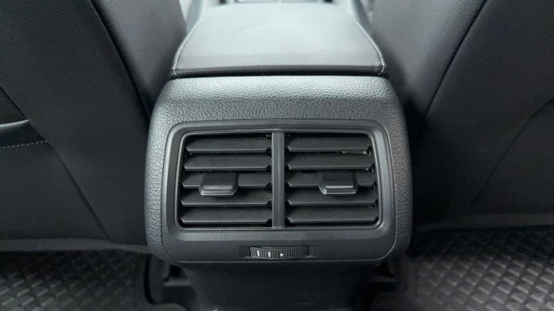 2019 Volkswagen Golf 110 Tsi Highline, Automatic, 75254 km, Rear A/C Vent
