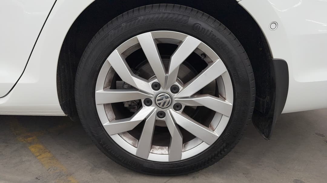 2019 Volkswagen Golf 110 Tsi Highline, Automatic, 75254 km, Left Rear Wheel