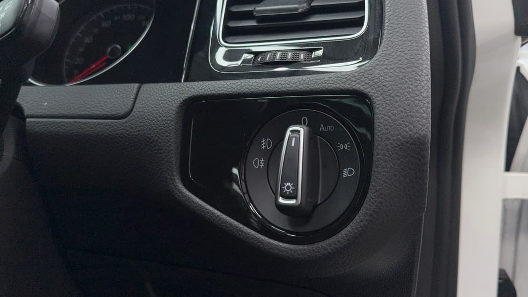2019 Volkswagen Golf 110 Tsi Highline, Automatic, 75254 km, Utility Switches/Buttons