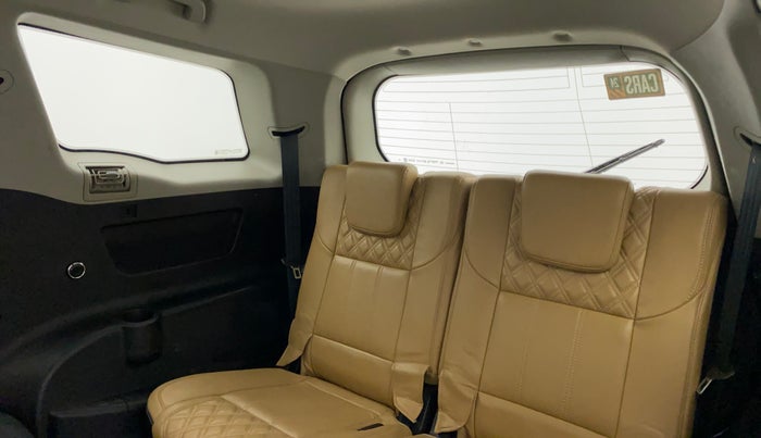 2019 Mahindra XUV500 W11 (O) AT, Diesel, Automatic, 1,23,925 km, Third Seat Row ( optional )