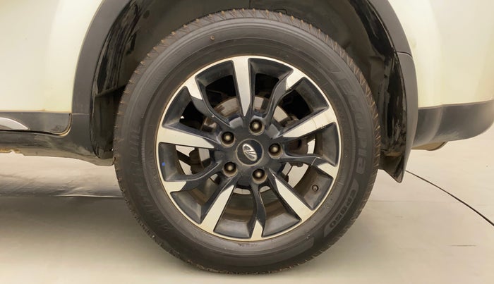2019 Mahindra XUV500 W11 (O) AT, Diesel, Automatic, 1,23,925 km, Left Rear Wheel