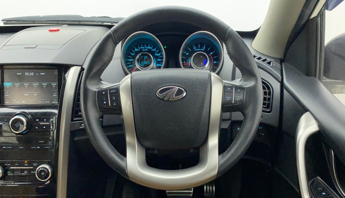 2019 Mahindra XUV500 W11 (O) AT, Diesel, Automatic, 1,23,925 km, Steering Wheel Close Up