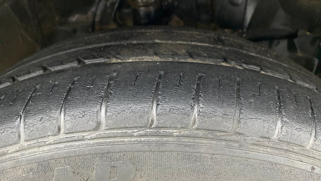 Right Front Tyre Tread
