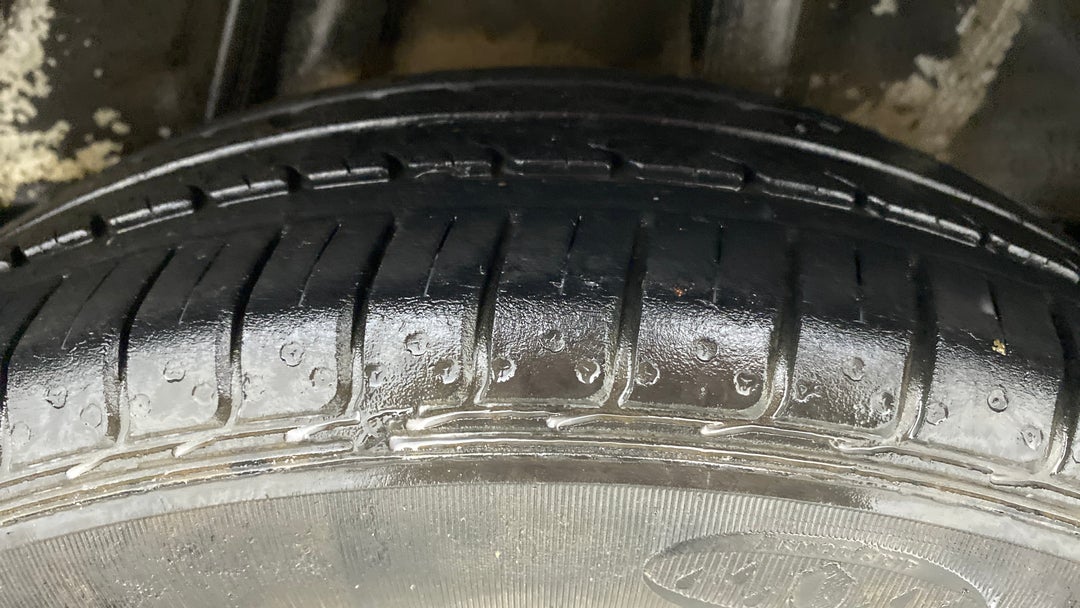 Left Rear Tyre Tread