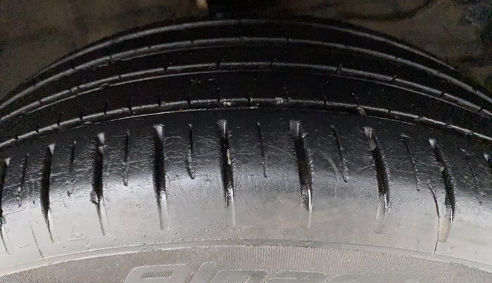 2019 Toyota Glanza G MT PETROL, Petrol, Manual, 19,399 km, Right Front Tyre Tread